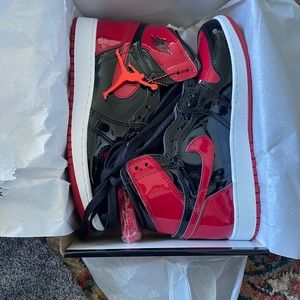 Nike Air Jordan Retro 1 High GS Patent bred